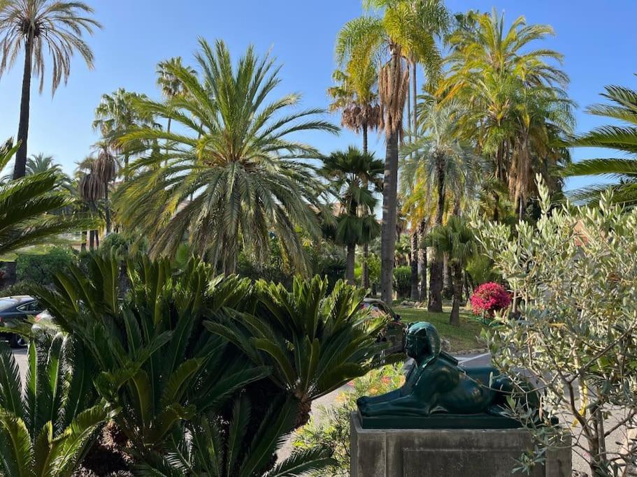 Beautiful Garden Apartment Steps From The Beach Menton Buitenkant foto
